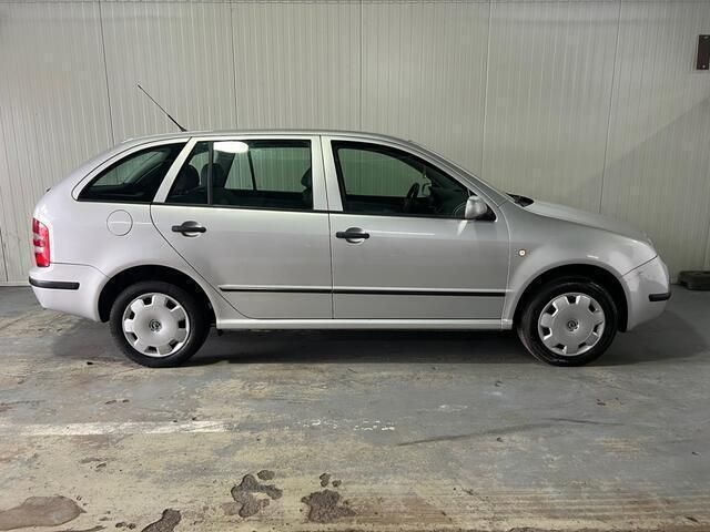 Occasion Skoda Fabia Comfort 68 PK (50 kW) 2002 Grijs Hatchback