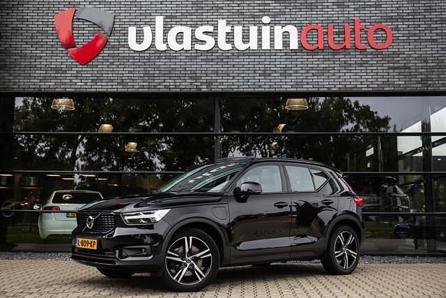 Zwart Gebruikt 2021 Volvo XC40 R-Design SUV | € 24.950 (Eerlijke prijs) - Afbeelding 1/4