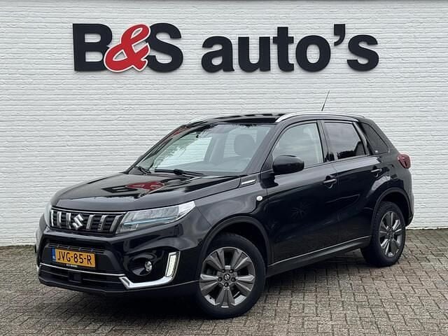 Zwart (metallic) Occasion 2022 Suzuki Vitara SUV | € 23.400 (Goede deal) - Afbeelding 1/4