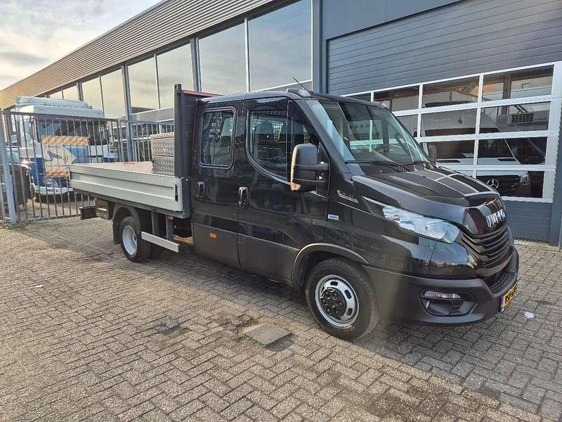 Occasion Iveco Daily 175 PK (128 kW) 2022 Zwart Van