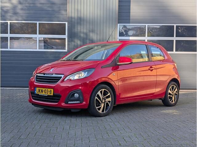 Rood Gebruikt 2014 Peugeot 108 Active Hatchback | € 5.749 (Eerlijke prijs) - Afbeelding 1/4