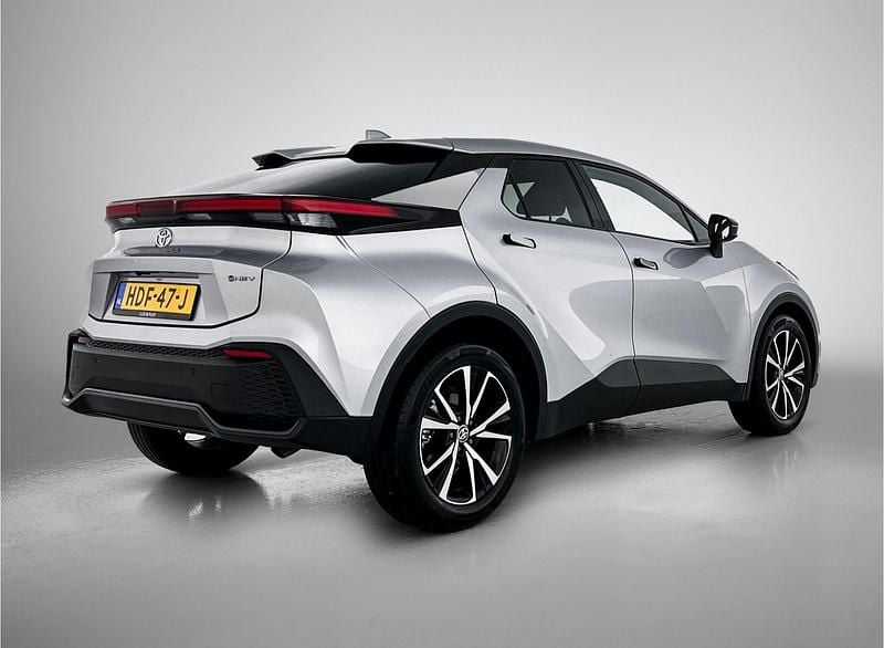 Occasion Toyota C-HR 140 PK (102 kW) 2025 Grijs SUV
