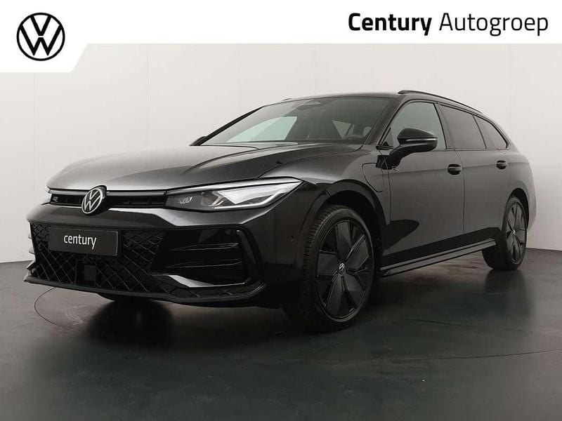 Zwart Nieuw 2025 VW Passat R-line Edition Stationwagen | € 55.840 (Eerlijke prijs) - Afbeelding 1/4