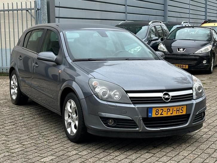 Occasion Opel Astra Cosmo 125 PK (91 kW) 2004 Grijs Hatchback