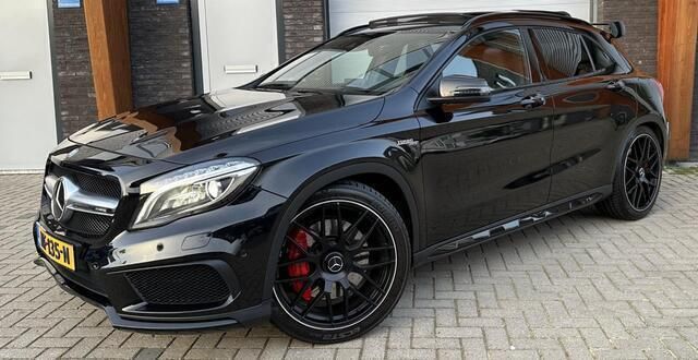Zwart Gebruikt 2015 Mercedes GLA45 AMG AMG SUV | € 27.495 (Duur) - Afbeelding 1/4