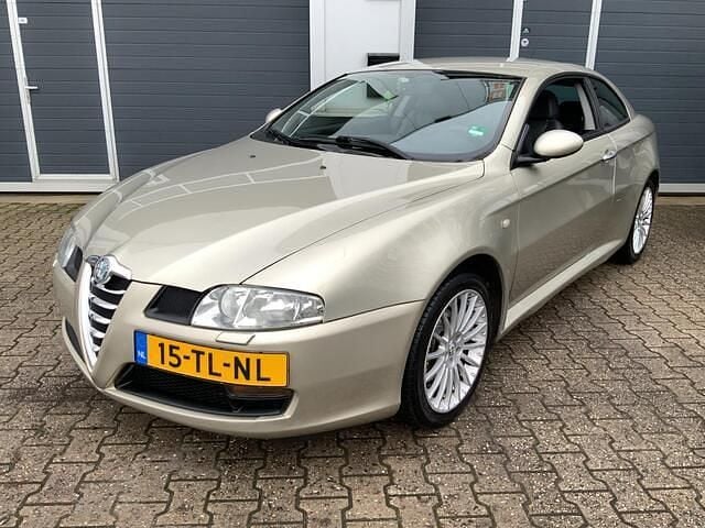 Occasion Alfa Romeo GT 166 PK (122 kW) 2006 Grijs (metallic) Coupé