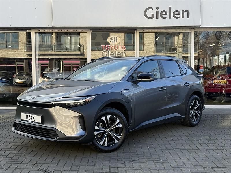 Grijs Occasion 2024 Toyota bZ4X SUV | € 34.700 (Goede deal) - Afbeelding 1/3