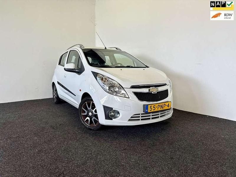 Wit Gebruikt 2011 Chevrolet Spark Hatchback | € 3.250 (Eerlijke prijs) - Afbeelding 1/4