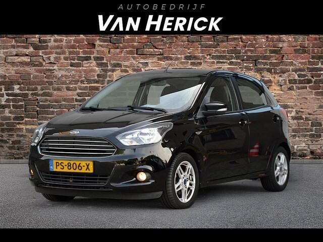 Zwart Gebruikt 2017 Ford Ka Plus Trend Hatchback | € 7.445 (Eerlijke prijs) - Afbeelding 1/4