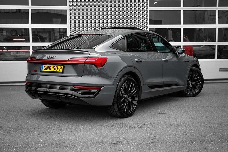 Occasion Audi e-tron Sportback Competition 300 kW (408 PK) 2024 Grijs SUV