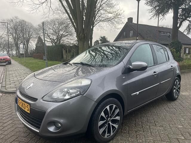 Occasion Renault Clio II Night&Day 89 PK (65 kW) 2011 Grijs Hatchback