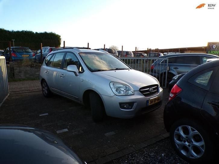 Gebruikt 2007 Kia Carens MPV | € 1.399 (Eerlijke prijs) - Afbeelding 1/4