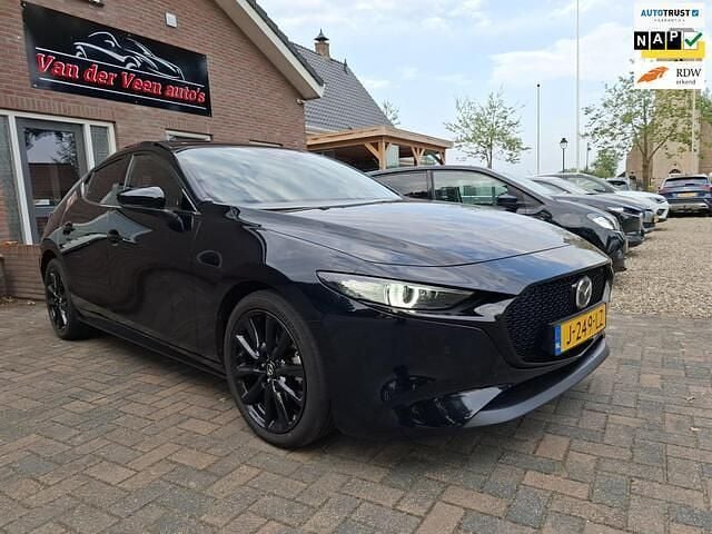 Zwart Gebruikt 2020 Mazda 3 Luxury Hatchback | € 20.750 (Eerlijke prijs) - Afbeelding 1/4