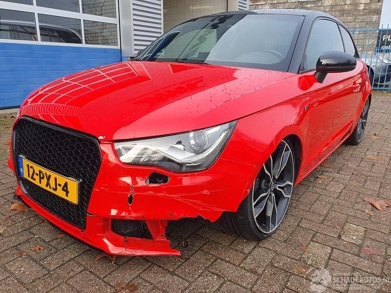 Rood Gebruikt 2011 Audi A1 Hatchback | € 4.950 (Super prijs) - Afbeelding 1/4