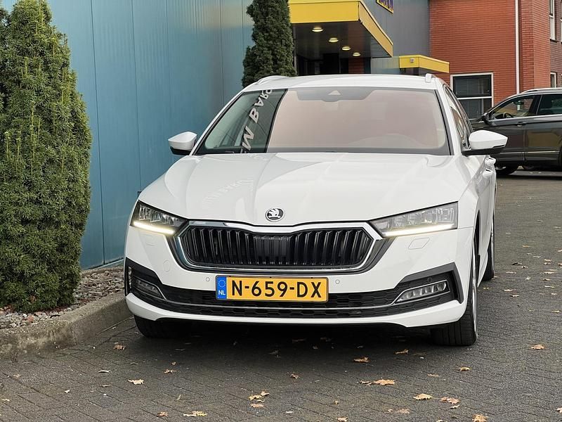 Gebruikt 2021 Skoda Octavia Business Line 110 PK Stationwagen