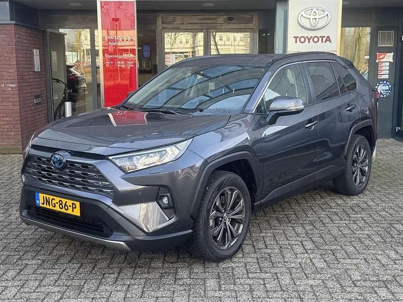 Grijs Occasion 2025 Toyota RAV4 Hybrid Style SUV | € 42.890 (Super prijs) - Afbeelding 1/4