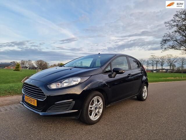 Zwart Gebruikt 2013 Ford Fiesta Hatchback | € 3.250 (Eerlijke prijs) - Afbeelding 1/4