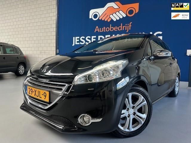 Zwart Gebruikt 2012 Peugeot 208 Allure Hatchback | € 7.500 (Eerlijke prijs) - Afbeelding 1/4