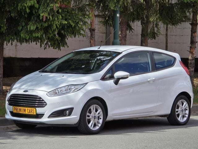 Wit Occasion 2017 Ford Fiesta Titanium Hatchback | € 7.490 (Goede deal) - Afbeelding 1/4