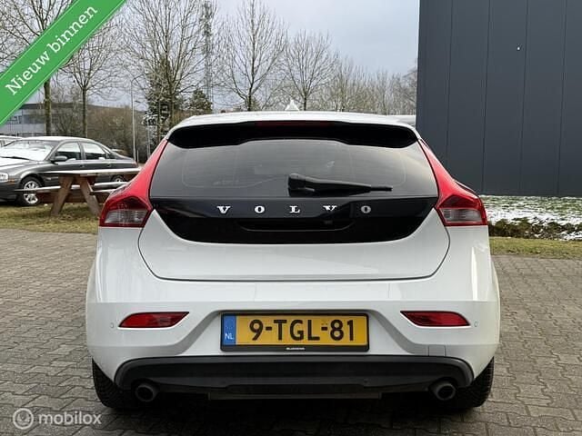 Occasion Volvo V40 Momentum 150 PK (110 kW) 2013 Wit Hatchback