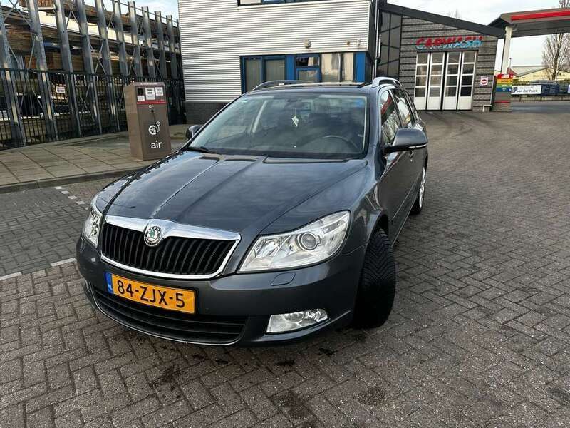 Gebruikt 2013 Skoda Octavia Elegance Stationwagen | € 5.900 (Goede deal) - Afbeelding 1/4