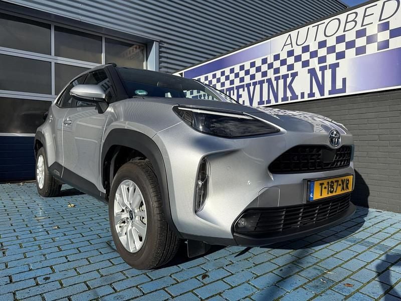 Grijs Gebruikt 2023 Toyota Yaris Cross SUV | € 24.950 (Super prijs) - Afbeelding 1/3