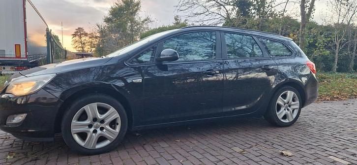 Gebruikt 2011 Opel Astra Stationwagen | € 2.250 (Duur) - Afbeelding 1/4