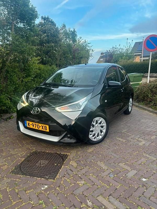 Gebruikt 2021 Toyota Aygo Hatchback | € 7.995 (Goede deal) - Afbeelding 1/4