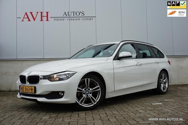 Wit Gebruikt 2013 BMW 318 Executive Stationwagen | € 8.750 (Eerlijke prijs) - Afbeelding 1/4