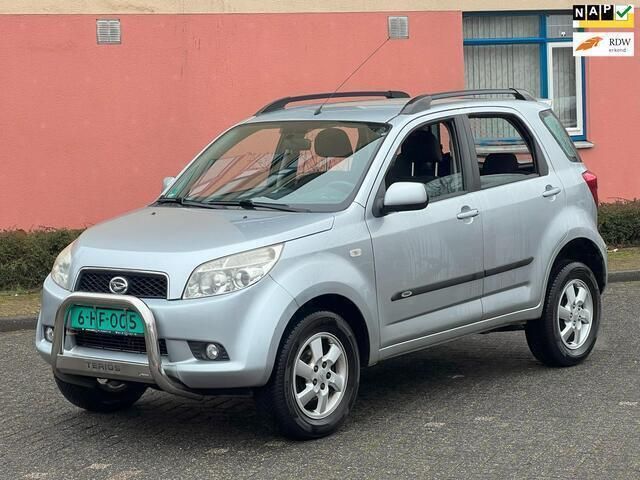 Grijs Gebruikt 2009 Daihatsu Terios SUV | € 9.249 (Eerlijke prijs) - Afbeelding 1/4