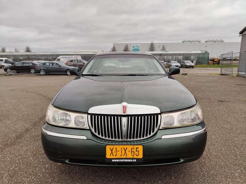 Groen Gebruikt 1998 Lincoln Town Car Sedan | € 2.999 - Afbeelding 1/3