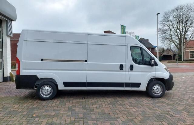 Occasion Opel Movano 140 PK (102 kW) 2023 Wit Van