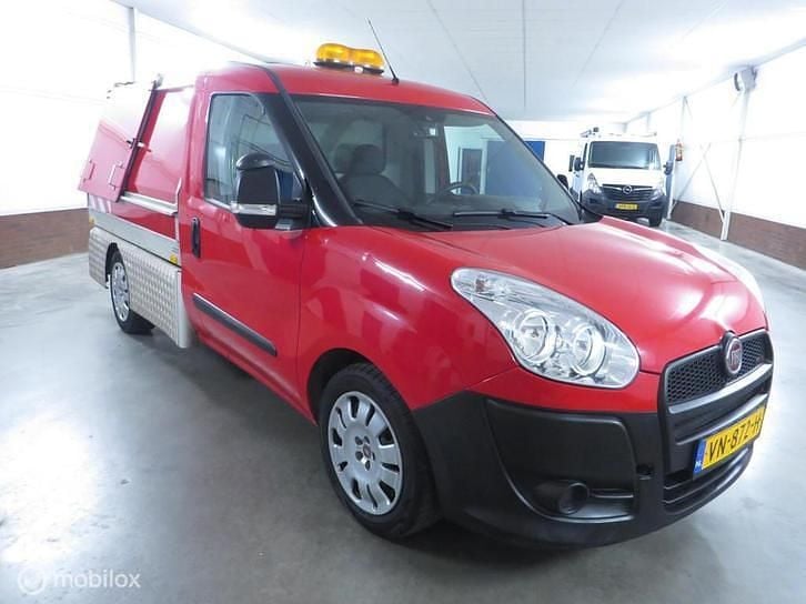 Occasion Fiat Doblò 90 PK (66 kW) 2015 Rood MPV