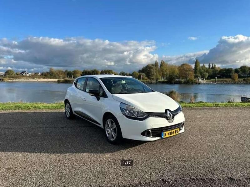Wit Gebruikt 2013 Renault Clio IV Hatchback | € 5.500 (Goede deal) - Afbeelding 1/4