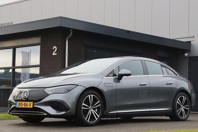 Grijs (metallic) Occasion 2025 Mercedes EQE300 Sedan | € 53.950 (Eerlijke prijs) - Afbeelding 1/4