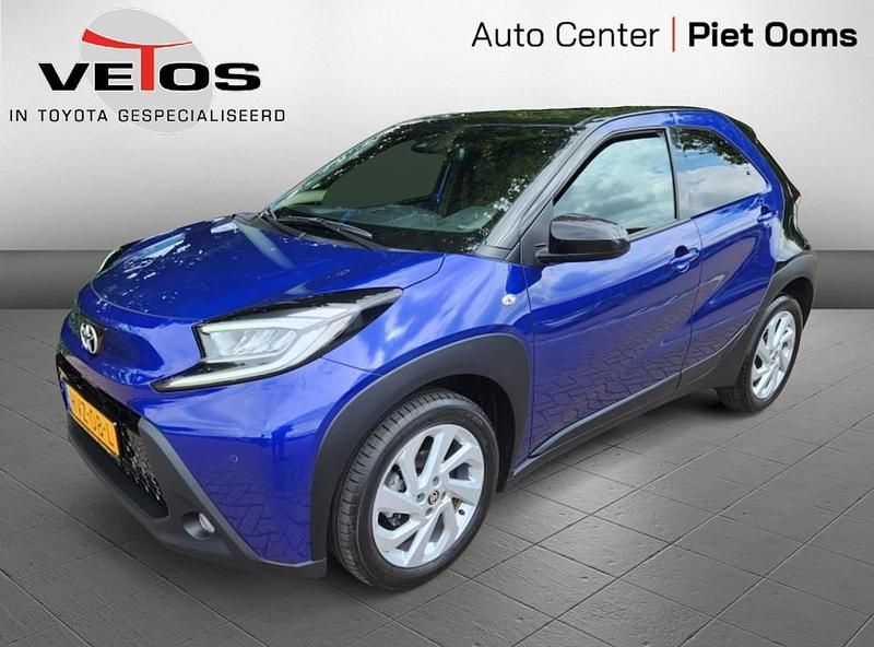 Blauw Gebruikt 2022 Toyota Aygo Premium Hatchback | € 18.950 (Duur) - Afbeelding 1/4