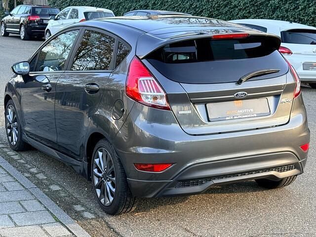 Occasion Ford Fiesta Titanium 101 PK (74 kW) 2016 Grijs Hatchback