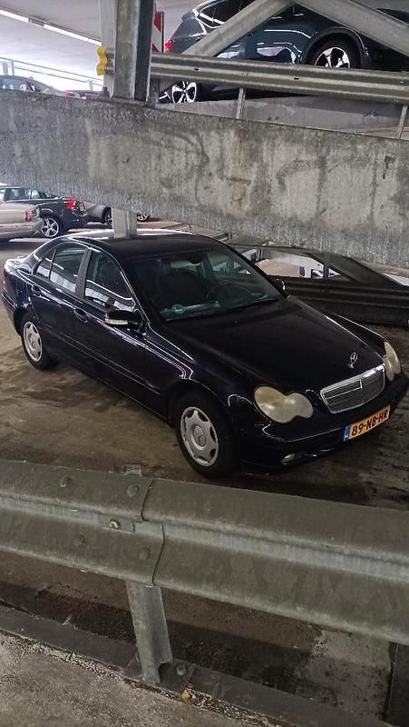 Gebruikt 2004 Mercedes C180 | € 1.600 - Afbeelding 1/4