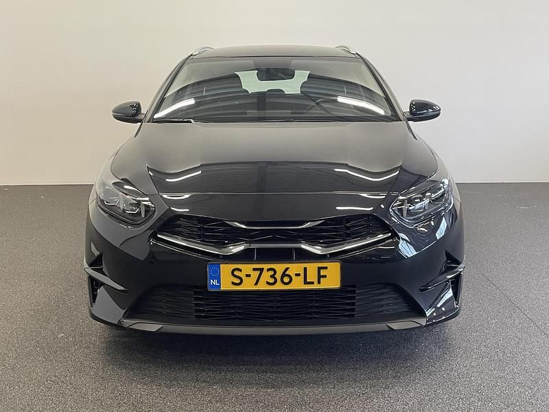 Occasion Kia Ceed 2023 Zwart Hatchback