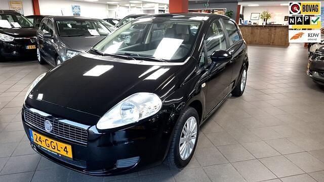 Zwart Occasion 2008 Fiat Grande Punto Dynamic Hatchback | € 2.850 (Eerlijke prijs) - Afbeelding 1/4