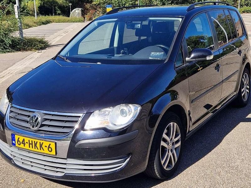 Zwart Gebruikt 2009 VW Touran Trendline MPV | € 3.450 (Goede deal) - Afbeelding 1/4