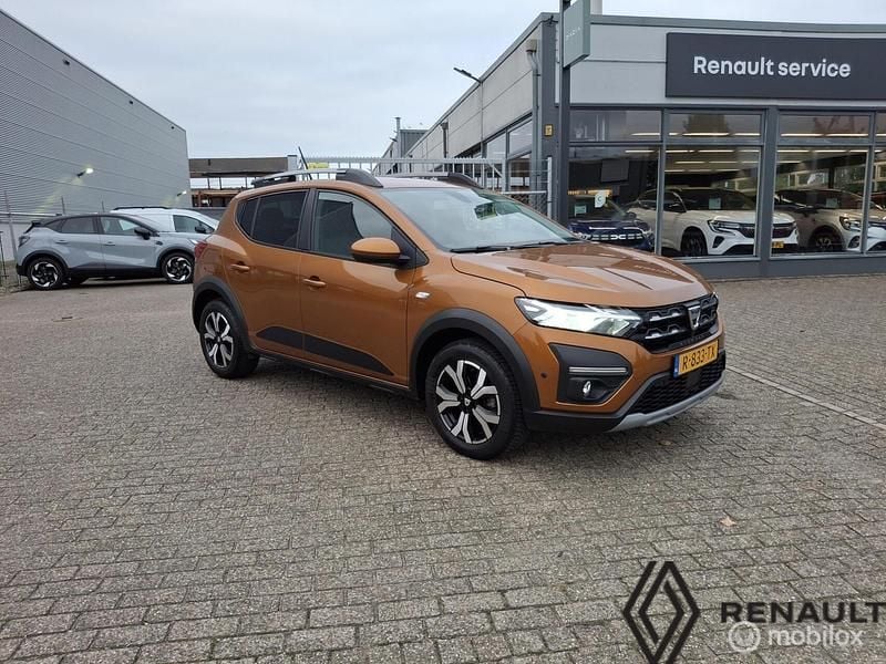 Oranje Gebruikt 2022 Dacia Sandero Comfort Hatchback | € 15.750 (Eerlijke prijs) - Afbeelding 1/4