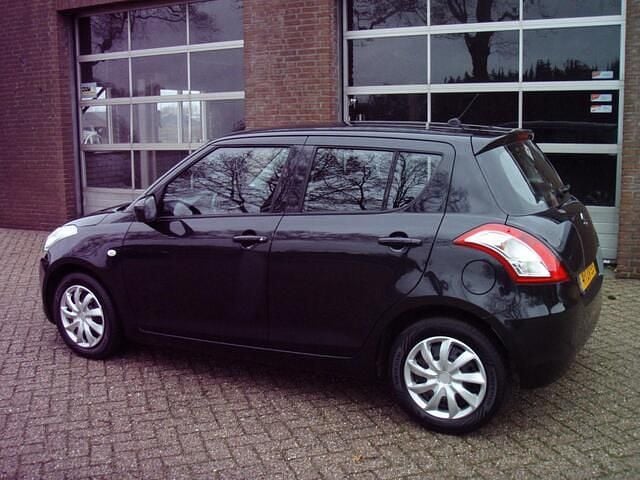 Occasion Suzuki Swift Comfort 94 PK (69 kW) 2011 Zwart (metallic) Hatchback