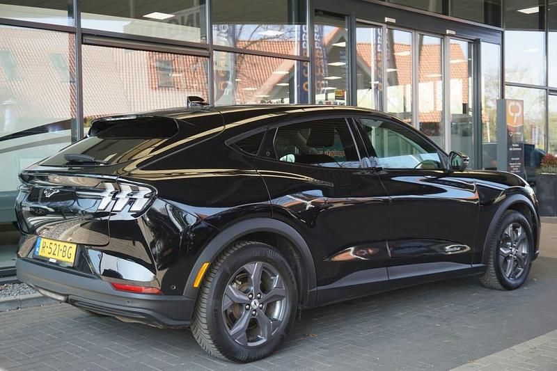 Occasion Ford Mustang Mach-E 220 kW (300 PK) 2022 Zwart SUV