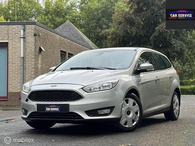 Grijs Gebruikt 2015 Ford Focus Titanium Stationwagen | € 3.499 (Eerlijke prijs) - Afbeelding 1/4
