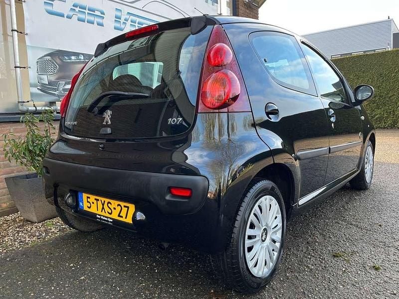 Occasion Peugeot 107 Envy 68 PK (50 kW) 2014 Zwart Hatchback