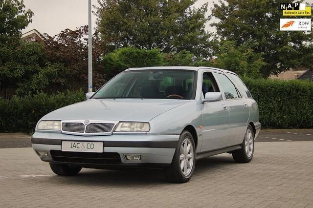 Grijs, metallic lak Gebruikt 1997 Lancia Kappa Stationwagen | € 9.450 - Afbeelding 1/4