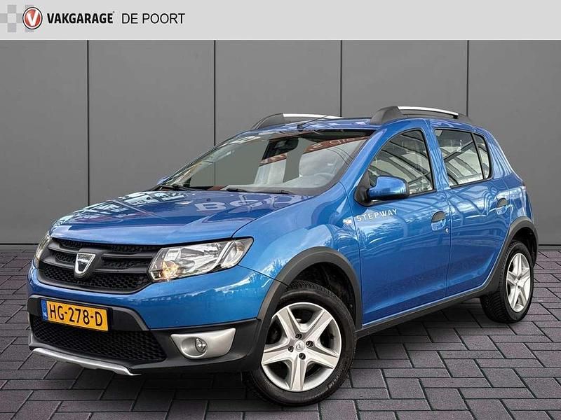 Blauw Gebruikt 2015 Dacia Sandero Stepway Ambiance Hatchback | € 5.950 (Eerlijke prijs) - Afbeelding 1/4
