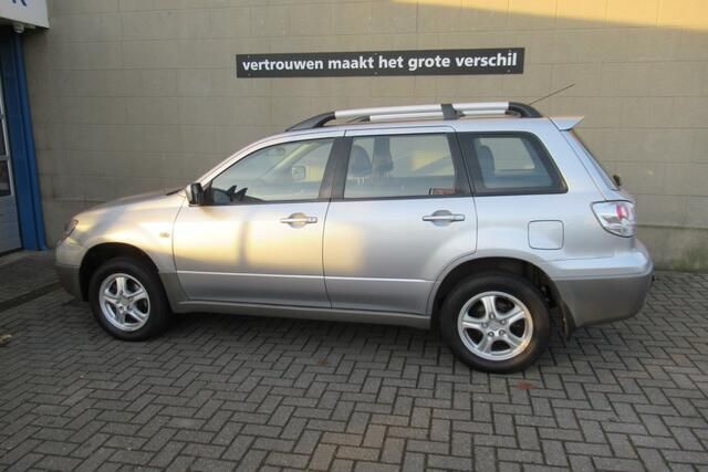 Grijs Gebruikt 2004 Mitsubishi Outlander Comfort Edition SUV | € 6.750 - Afbeelding 1/4