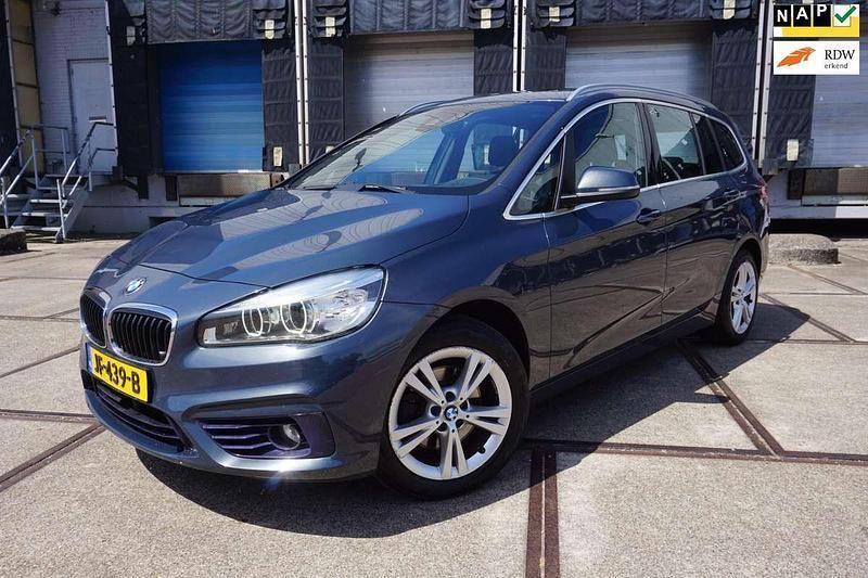 Grijs, metallic lak Gebruikt 2016 BMW 218 Gran Tourer Sport Line MPV | € 6.750 (Super prijs) - Afbeelding 1/4